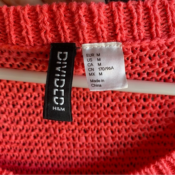 Divided H&M Hot Pink Sweater Size Medium - Picture 4 of 7